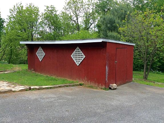 3rd image of 45 Spellers Ln