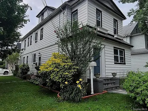 182 Lowell Ave #UPPER Photo 1