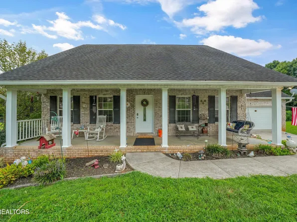 225 Hillsborough Ln, Lenoir City, TN 37772