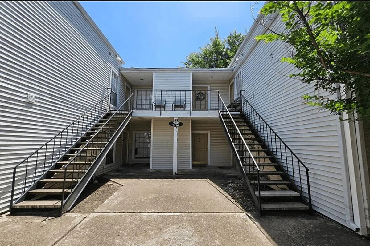 9809 Richmond Ave — Photo 1