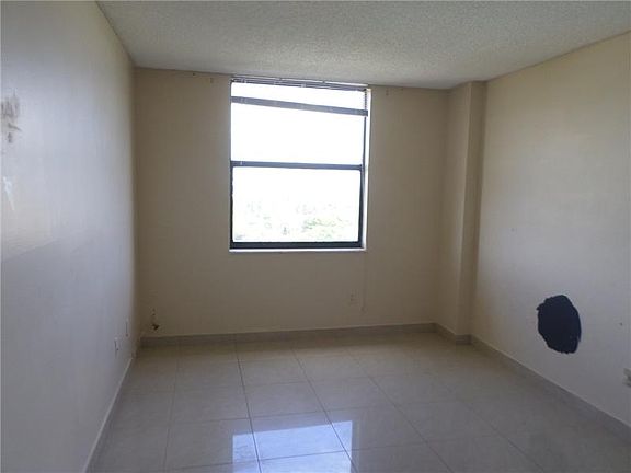4th image of 1470 NE 123rd St #A1015