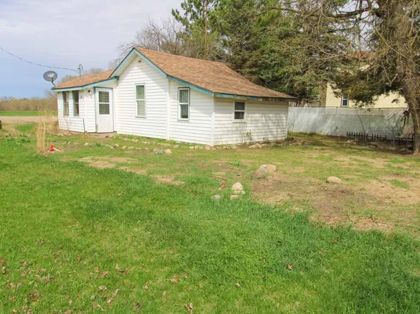 121 Washington St W, Burtrum, MN 56318