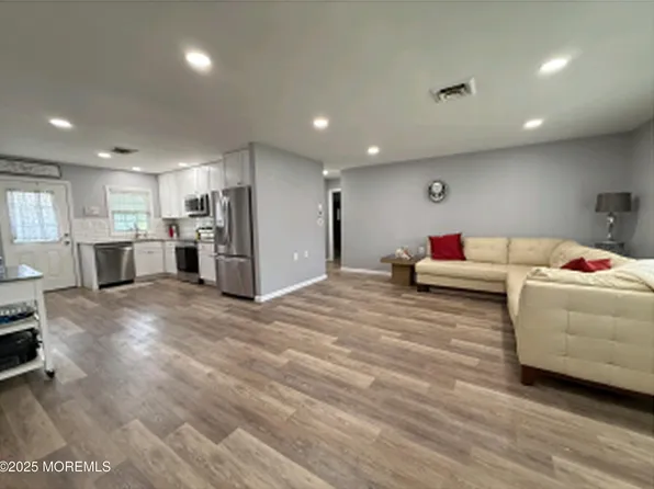 976 Aberdeen Drive #D, Lakewood, NJ 08701