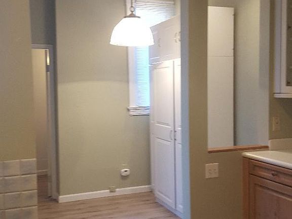 4th image of 224 Douglass St APT 2