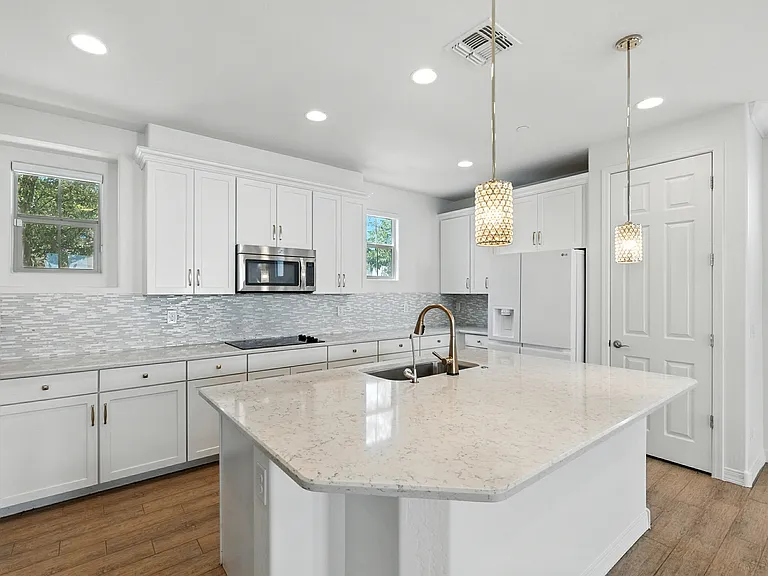4644 E Beck Ln — Photo 45