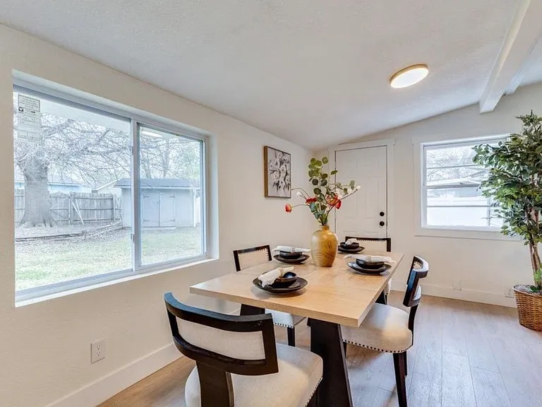 565 S Circle Dr — Photo 8