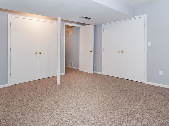 4th image of 855 Regent Dr #B