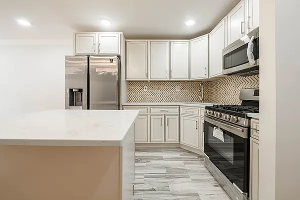 Rented by Joel Scharf, LREB | media 9