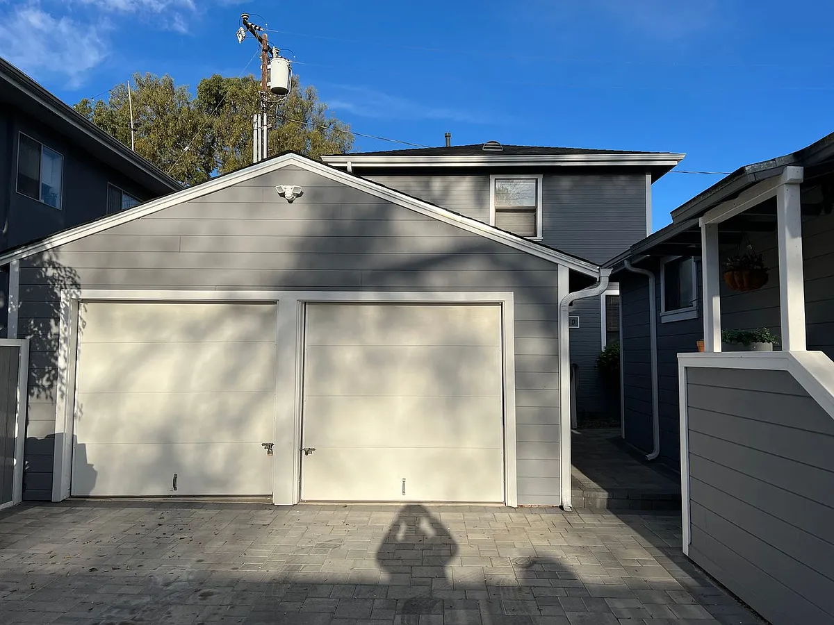 Building Photo - 1505 Castillo St