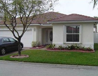 1st image of 4909 SW 32nd Ter