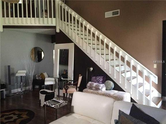 4th image of 1464 E Brookshire Ct
