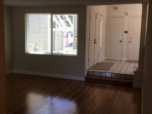 4th image of 4771 E Fairfield St