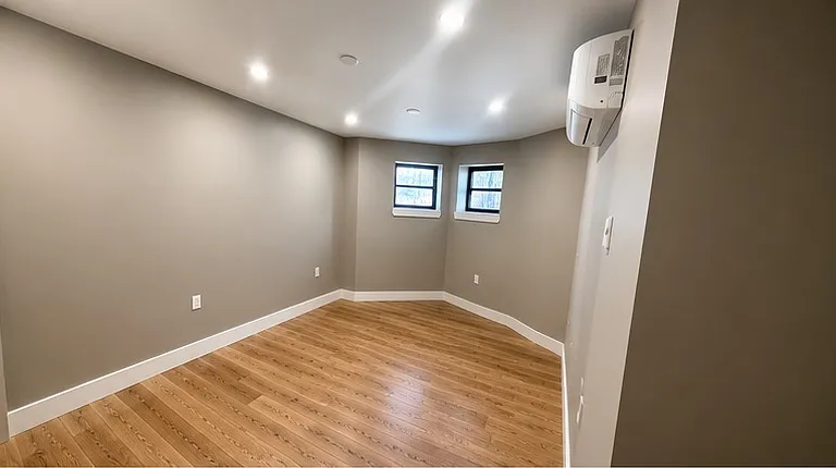 2911 Avenue D #1C — Photo 6