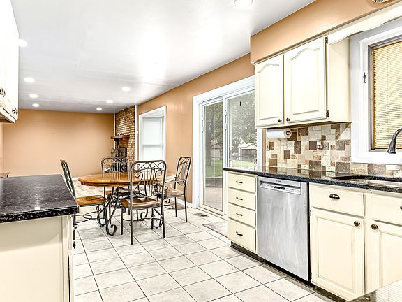 2nd image of 231 Lehigh Ln