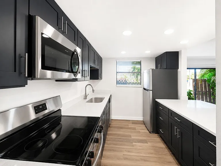 855 N Village Dr N #101 — Photo 2