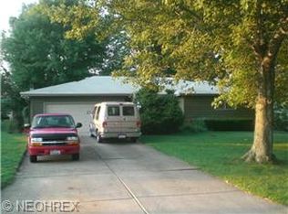 1506 Rose Hedge Dr, Poland, OH
