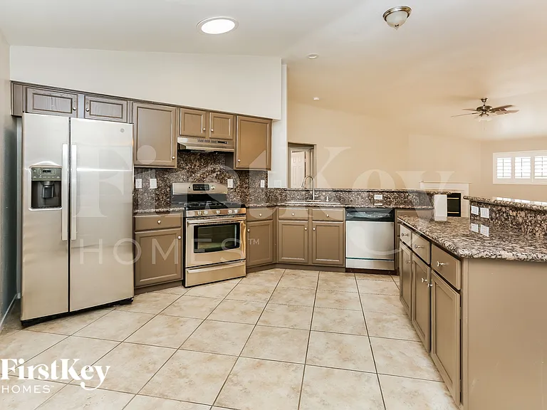 4933 Glenarden Dr — Photo 6