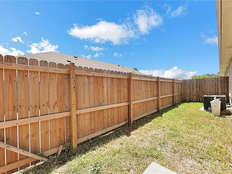 2212 N Mojave — Photo 8