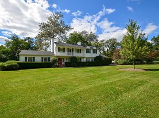 590 Aberdeen Rd, Inverness, IL 60067