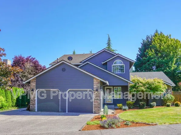 552 E 5th St, La Center, WA 98629