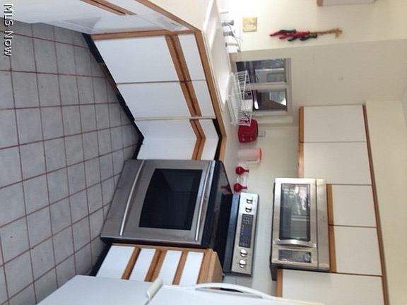 5th image of 3419 Edgewater Dr