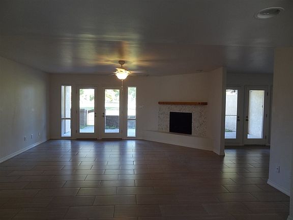 3rd image of 800 E Country Club Dr Unit 12