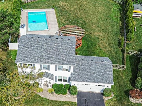 2nd image of 10278 White Oak Dr
