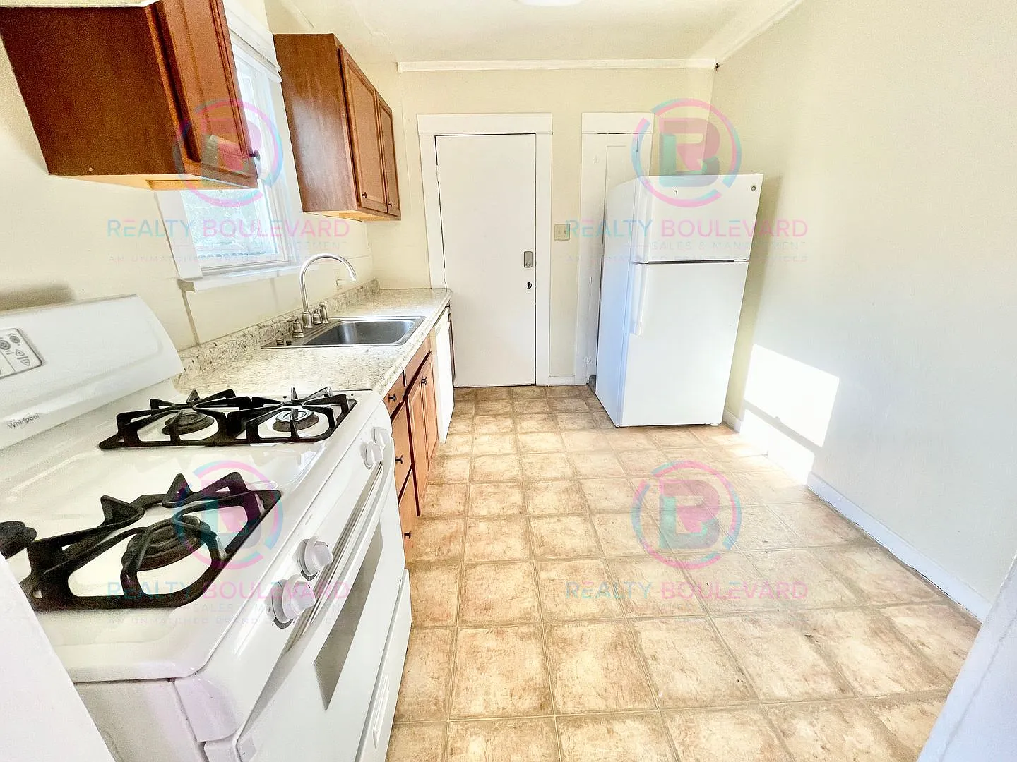 Charming Cottage-Style Home with Private Yard Near Downtown Reno — Photo 2