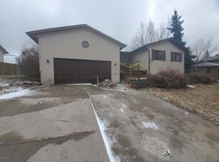 1131 Almon Cir, Gillette, WY 82718