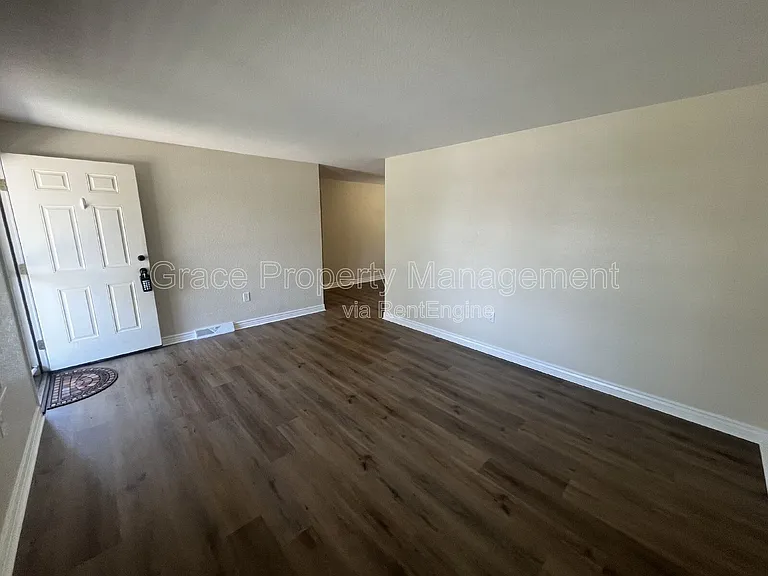 830 S 7th Ave — Photo 3