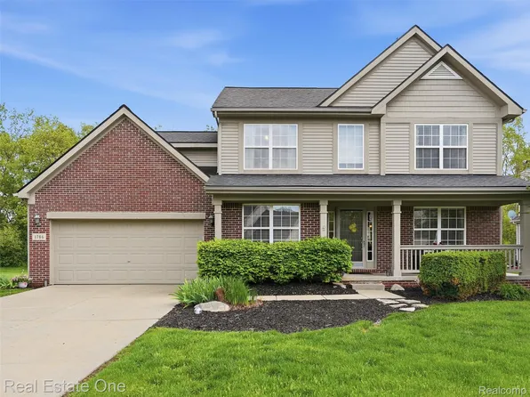 1786 Four Seasons Dr, Howell, MI 48843