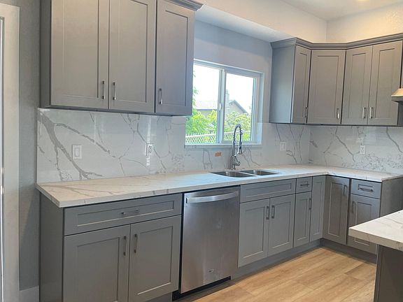 3rd image of 3037 Marmil Ave