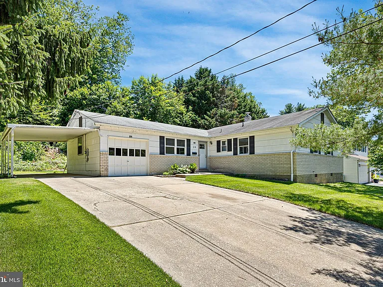 24 Fremont Rd — Photo 1