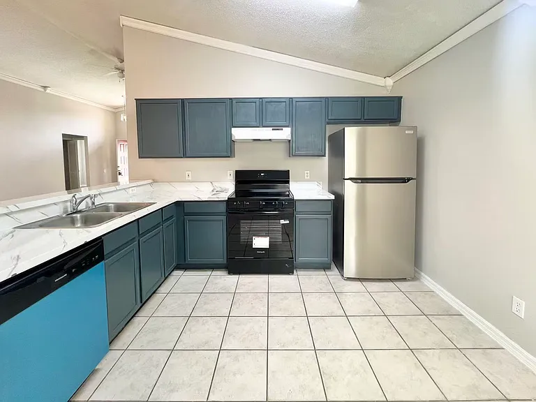 1275 Adirondack Ct — Photo 6