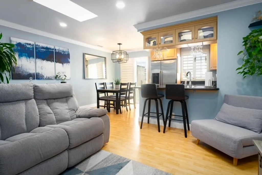 2 bed, 2.0 bath, $4,825 — Photo 4