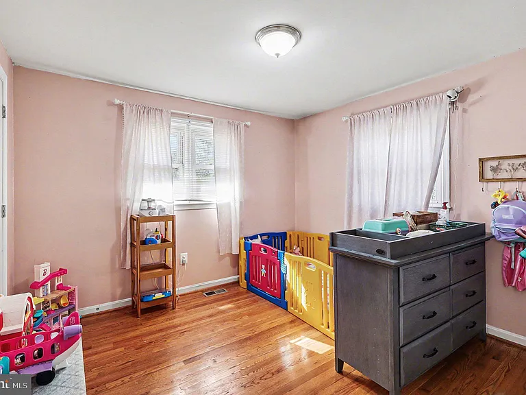 7409 Lake Dr — Photo 13