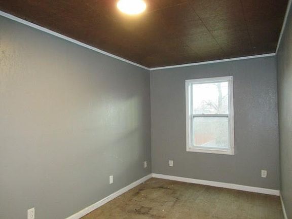 5th image of 2433 E 69th Ter