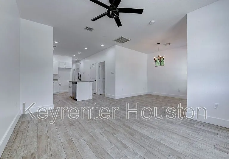 5121 Southwind St — Photo 8