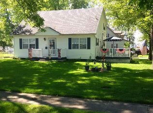 102 E Phillips St, Mascoutah, IL