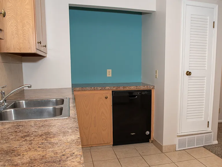 4919 Davenport St #3 — Photo 13