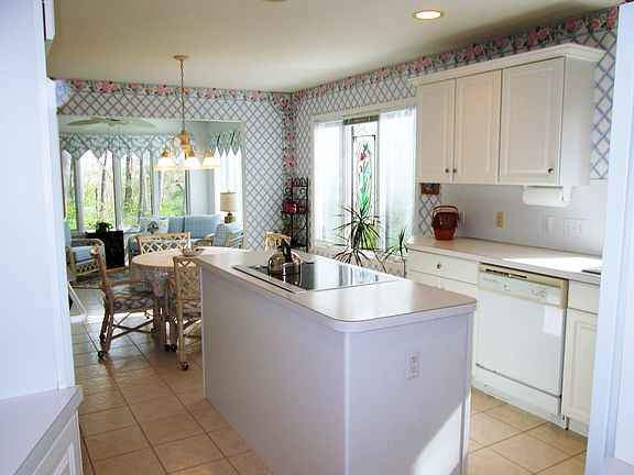Spacious Kitchen