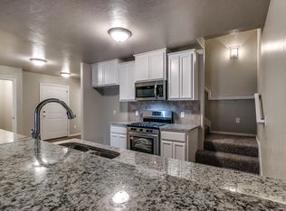 2127 Buena Vida Ln, Edmond, OK 73013