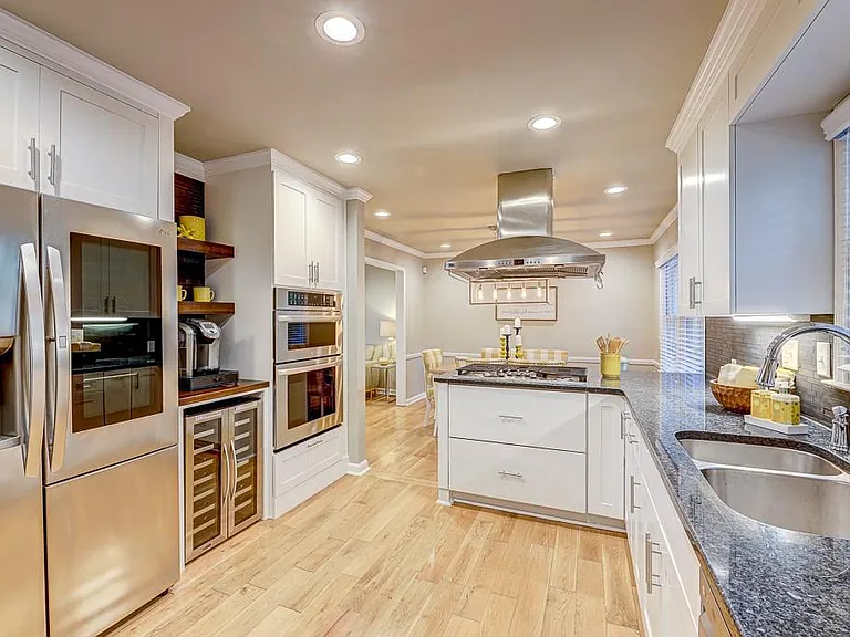 1185 Lake Colony Dr — Photo 5