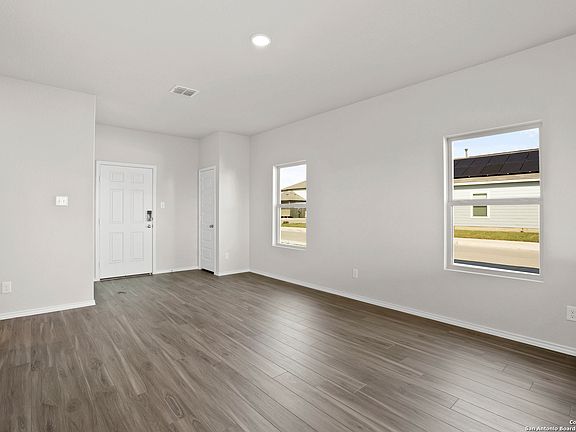 4th image of 2719 Bloomsbury Street