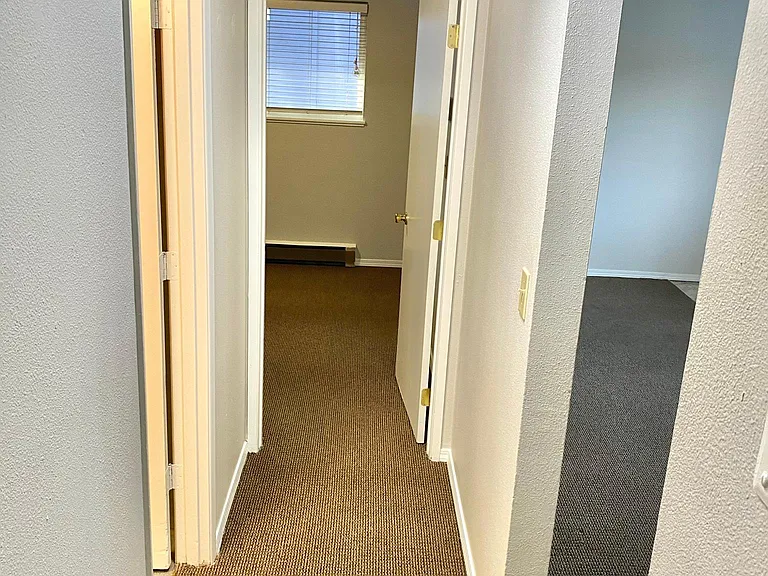 633 NW Portland Ave #1 — Photo 6