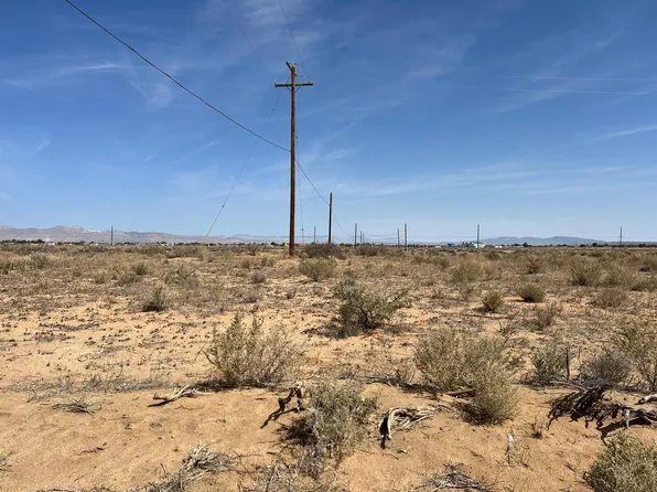 1 Moss Ave, California City, CA 93505
