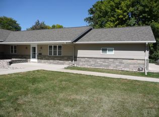 606 3rd Ave, Alton, IA 51003