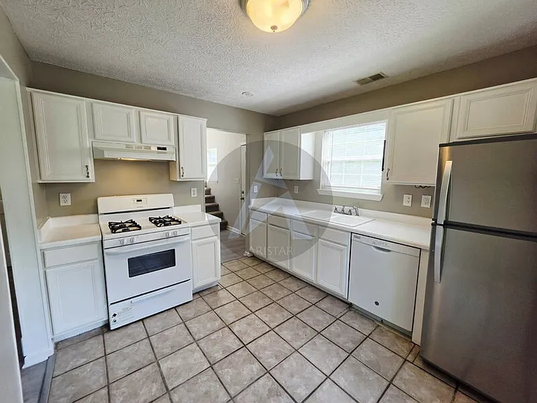 1423 Shiloh Way NW — Photo 6