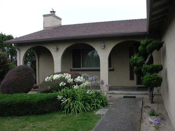 3082 Messinger Dr, Marina, CA 93933