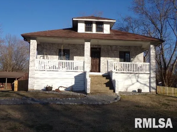 702 S Water St, Harrisburg, IL 62946